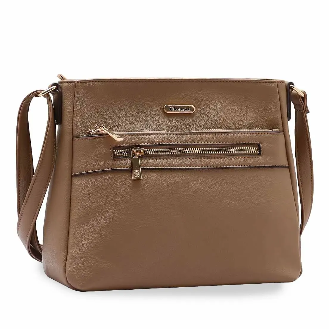 Bolsa feminina transversal Chenson bege em material sintético com textura de couro, vista frontal com bolso e zíper dourado